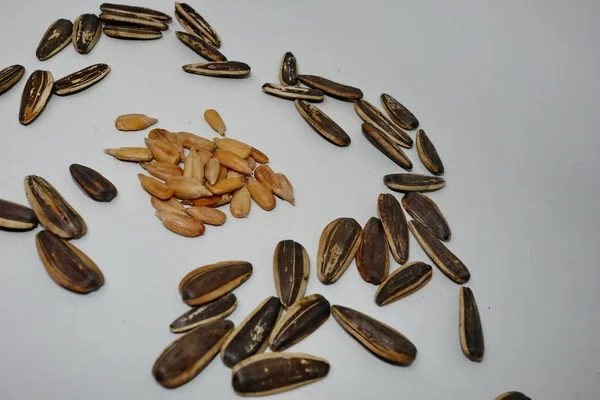 Bocadillos de semillas de girasol que están listos para ser comidos — Foto de Stock