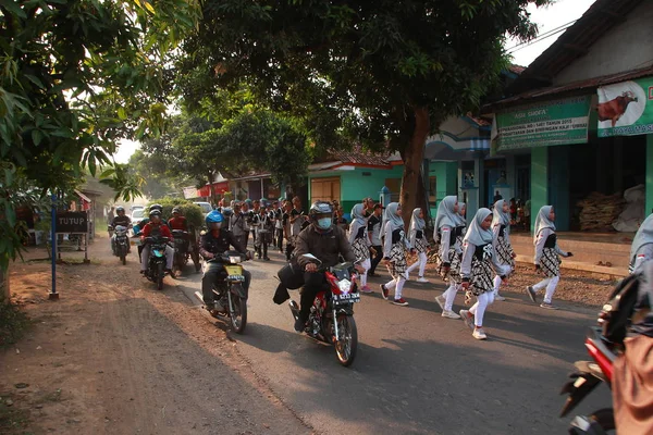 Residents Students Celebrate Commemoration Islamic Based School Graduation Marches Way — Stock Photo, Image