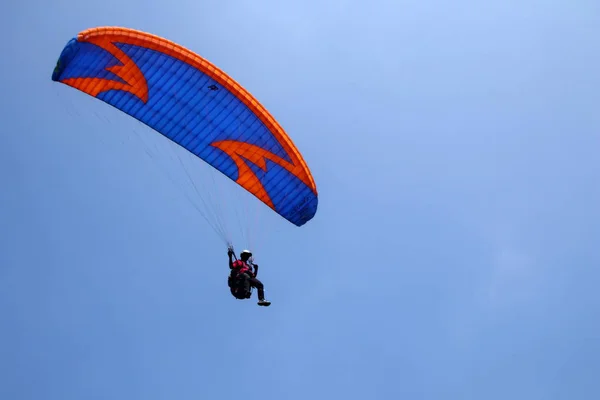 Paragliding Sportovci Když Soutěží Národním Šampionátu Batang Central Java Indonésie — Stock fotografie