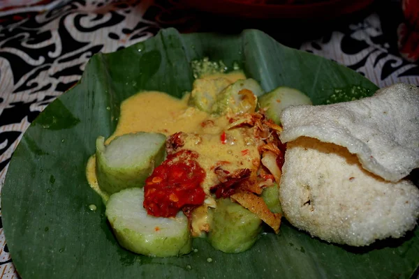 Lontong What Is
