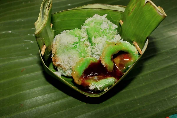 Indonésia comida tradicional delicadeza. klepon — Fotografia de Stock