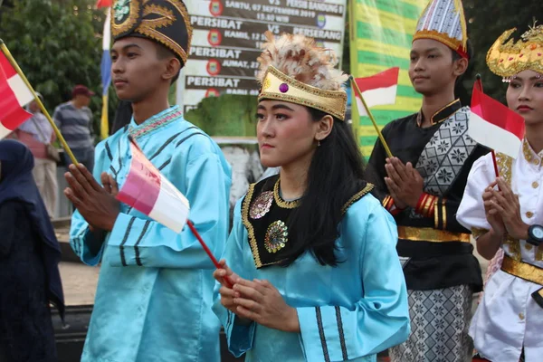 Přehlídka Tradičních Kulturních Kostýmů Mladých Lidí 74Ti Indonéské Republiky Výročí — Stock fotografie