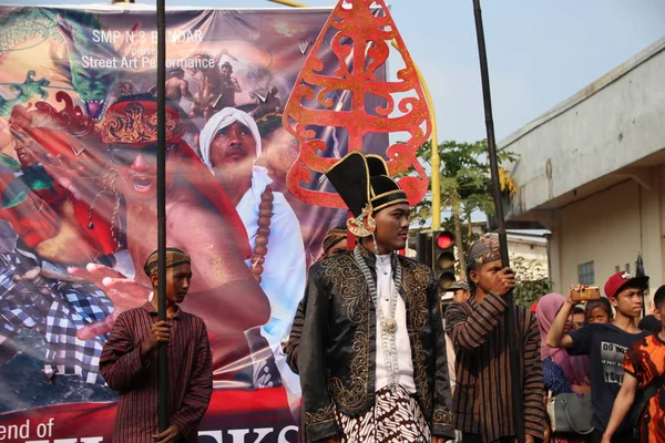 Sokak Tiyatrosu Eylem Batang Arazi Chronicle Efsanesi Söyler Perili Orman — Stok fotoğraf