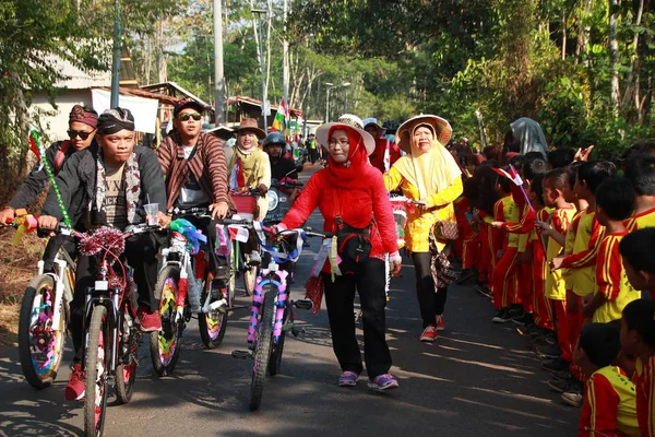 Batang Java Central Indonesia Agosto 2019 Desfile Bicicletas Conmemora Día — Foto de Stock