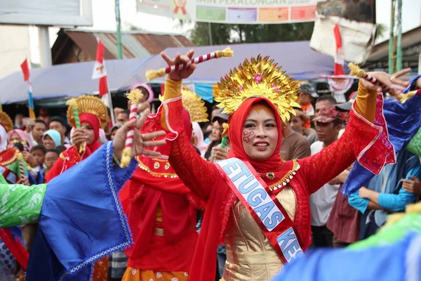Hermosas Mujeres Indonesias Con Trajes Tradicionales Carnaval Único Fresco Batang —  Fotos de Stock
