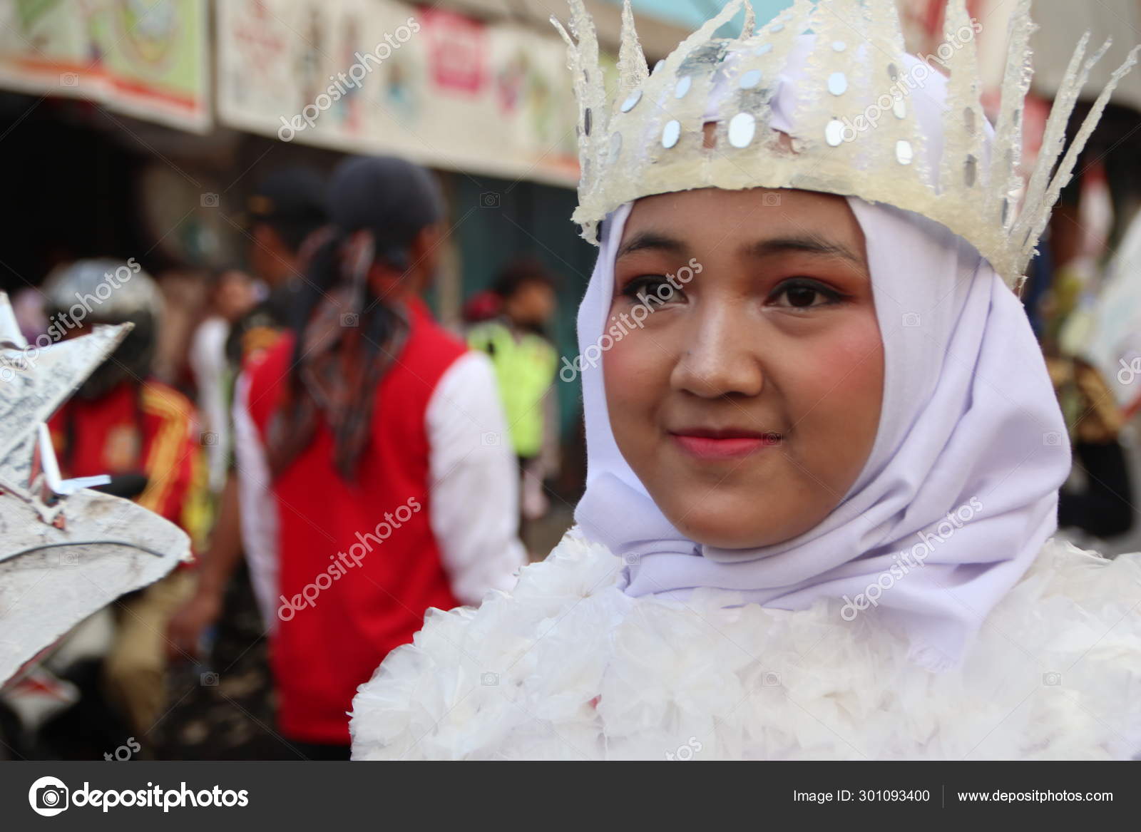 Beautiful Indonesian Women Wearing Traditional Costumes Unique Cool Carnival Batang Stock Editorial Photo C Iftoel Hanafi Gmail Com 301093400