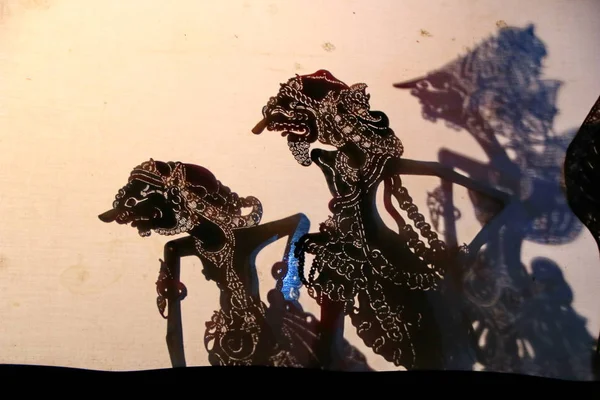 Wayang kulit veya gölge kuklaları Java, Endonezya tipik — Stok fotoğraf