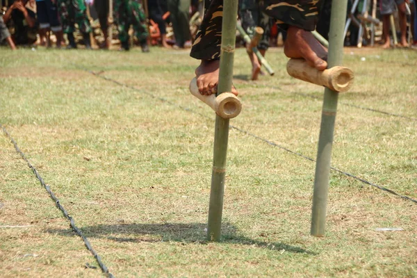 Batang Central Java Endonezya Eylül 2019 Play Egrang Endonezya Dan — Stok fotoğraf