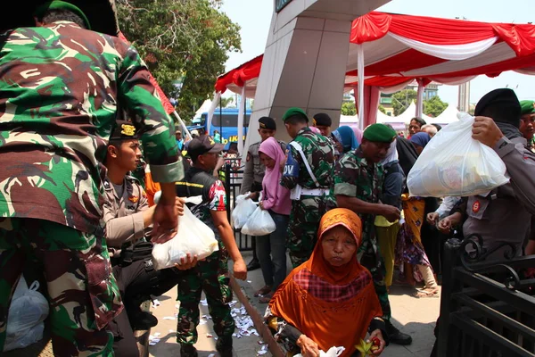 Atividades Serviço Social Fornecendo Tratamento Gratuito Para Comunidade Batang Indonesia — Fotografia de Stock