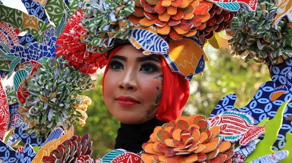 Pekalongan Indonesien Oktober 2019 Vackra Kvinnor Och Stiliga Män Deltar — Stockfoto