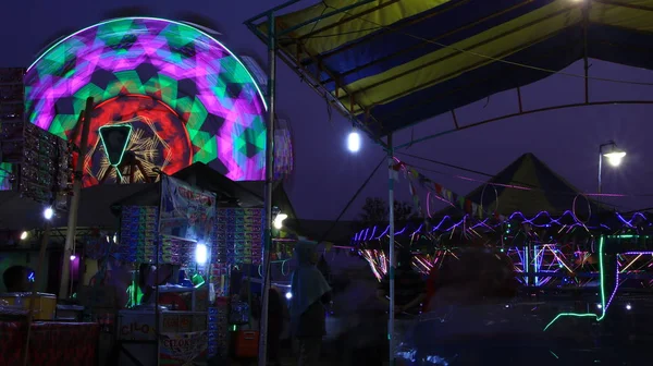 Подсветка Качелей Длинный Затвор Колеса Обозрения Время Выставки Batang Expo — стоковое фото