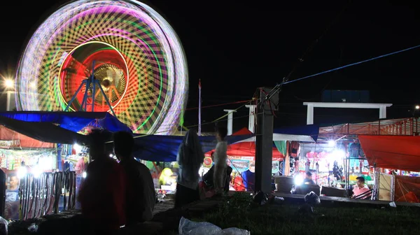 Lumières Allumées Balançoires Long Obturateur Grande Roue Lors Batang Expo — Photo
