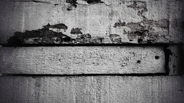 崩壊し始め 穴を持っている家の白い木の板 Grunge色 — ストック写真