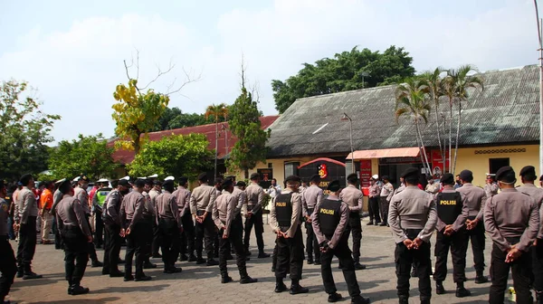 Agenti Polizia Durante Ricostruzione Omicidio Luogo Pesantemente Sorvegliato Pekalongan Indonesia — Foto Stock