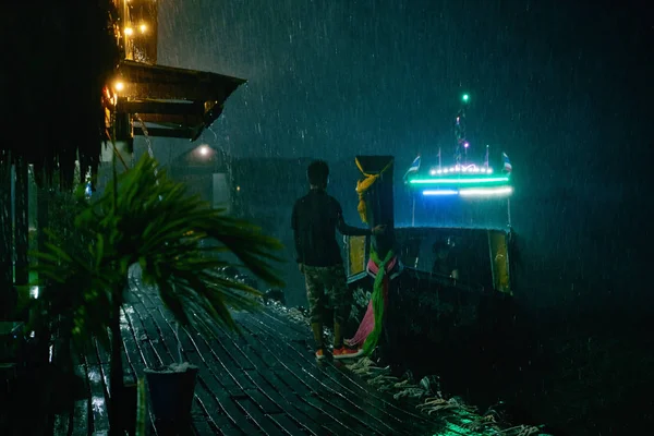 Thai national boat moored to the pier — Stock Photo, Image