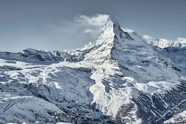 Gran vista de la cara este de Matterhorn desde Zermatt — Foto de Stock