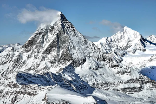 Niezwykły widok na szczyt Matterhorn z południa — Zdjęcie stockowe