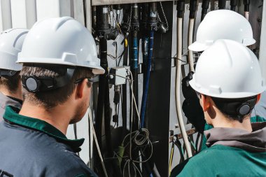 geçiş panosunu çalışanları kontrol