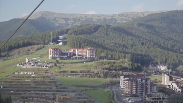 Skigebied Uitzicht Bergen Van Het Bergdorp Lente — Stockvideo