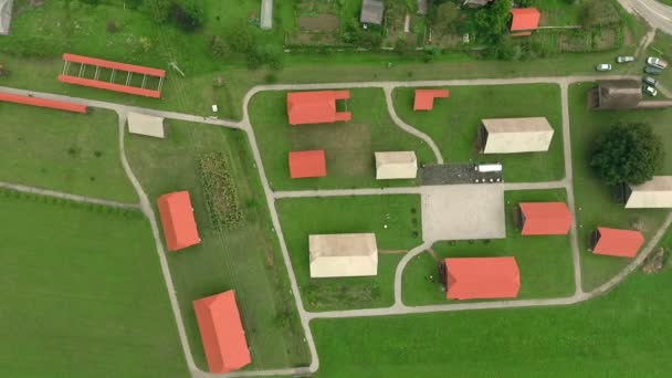 Diversi Tipi Dimensioni Fienili Attraenti Sloveni Dalla Vista Volo Uccello — Video Stock