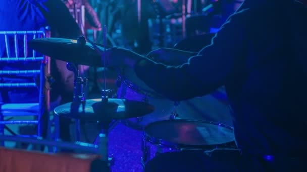 Drummer Creates Accompanies Music Using Ride Cymbal Announcing Some Special — Stock Video