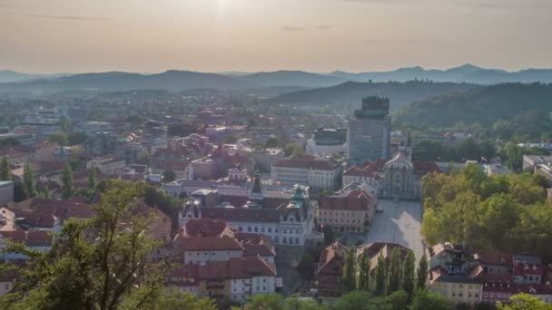 斯洛文尼亚卢布尔雅那令人惊叹的中心 有一些有趣的旅游景点的壮丽景色 — 图库视频影像