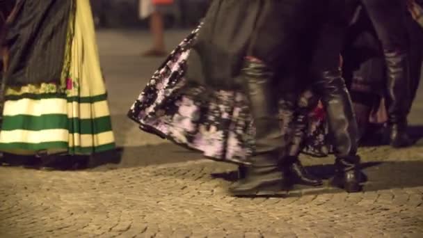 Olağanüstü Ulusal Kostümler Giymiş Dans Çiftler Dans Akşam Etkinliğinde Misafir — Stok video