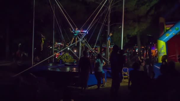 Kinder Spielen Freizeitpark Der Seestadt — Stockvideo
