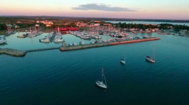 Hırvat sahilinde muhteşem bir akşam.