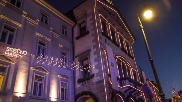 Rathaus Von Ljubljana Slowenien Dekoriert Mit Magischen Lichtern Den Weihnachtsfeiertagen — Stockvideo