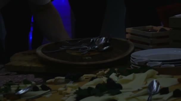 Zalec Slovenya Aralık 2017 Bir Garson Gelir Resepsiyon Odasında Masanın — Stok video