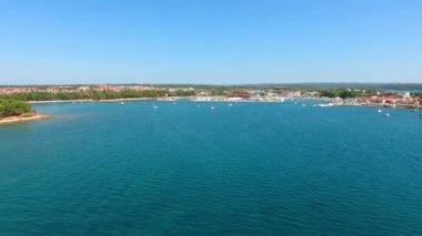 Hırvatistan 'daki Novigrad körfezinde inanılmaz manzara