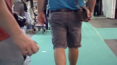 Gornja Radgona, Slovenya - 28. Ağustos 2017; Agra 2017 Ziyaretçileri fuar merkezinde dolaşıyor ve stantlara, katılımcıların neler sunabileceklerine ve sergilenen ne tür eşyalara bakıyorlar..