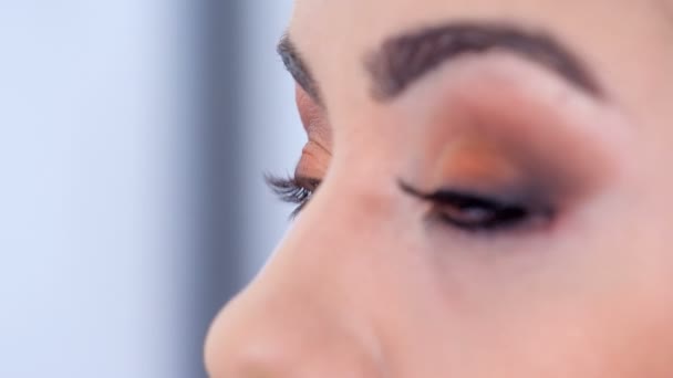 Maquillage Sur Les Yeux Client Est Fini Les Fards Paupières — Video