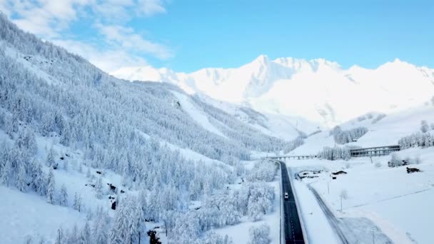 Зимняя Сказка Горы Полностью Белые Покрыты Снегом Пейзаж Красивый День — стоковое видео