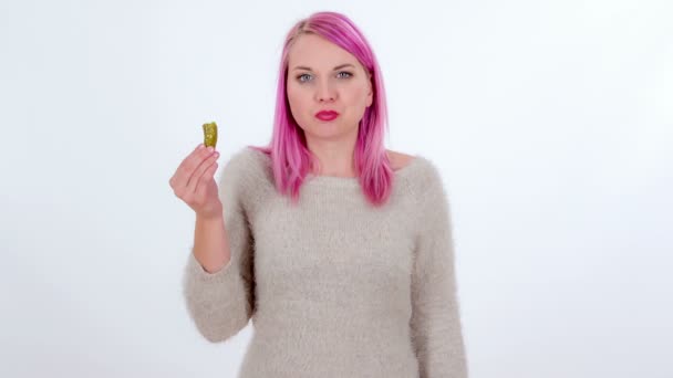 Young Woman Eating Pickle She Giving Thumbs — Stock Video