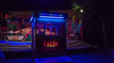 akşam eğlence parkı