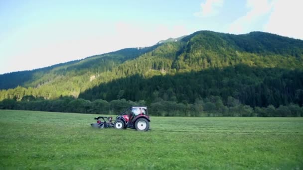 Tractor Driving Very Fast Field Huge Green Meadow Logar Valley — Stock Video