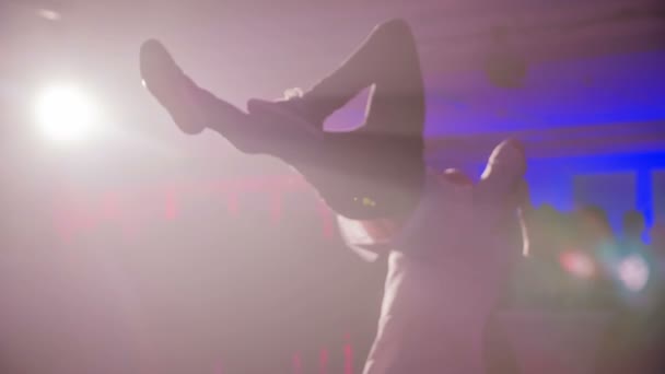 Zalec Slovenië December 2017 Mannen Doen Acrobatische Bewegingen Tijdens Show — Stockvideo