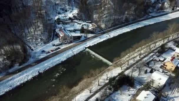 Flod Savinja Fredligt Flyter Genom Stad Celje Det Vintertid Aerial — Stockvideo