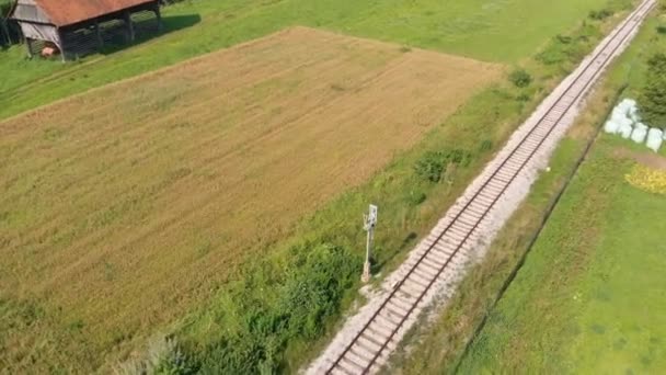 Kan Järnväg Och Fälten Båda Sidor Flygskott Naturen Verkligen Vacker — Stockvideo