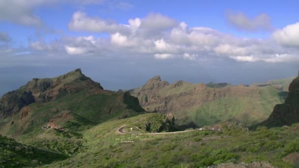 Kita Bisa Melihat Pemandangan Yang Indah Dari Pegunungan Hari Ini — Stok Video