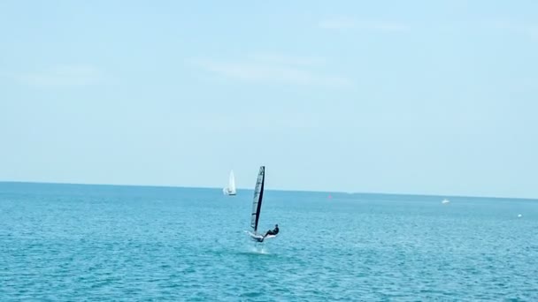 Belo Barco Vela Está Mar Está Belo Dia — Vídeo de Stock