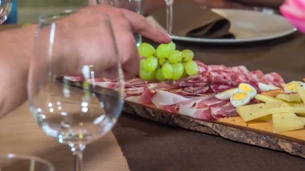 One Guests Pointing Cheese Wooden Board Cold Starter Looks Fantastic — Stock Video