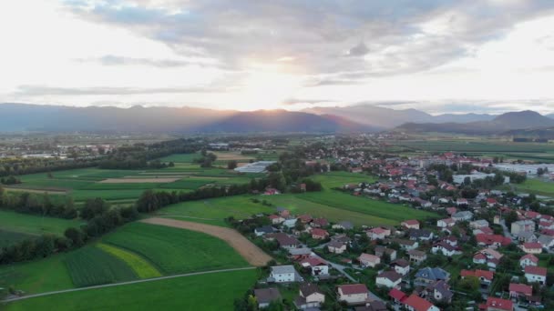 Çok Iyi Organize Edilmiş Tarlalar Köyler Kırsal Bölge Güzel Yeşildir — Stok video