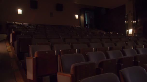 Los Asientos Teatro Están Vacíos Aún Han Llegado Visitantes — Vídeo de stock