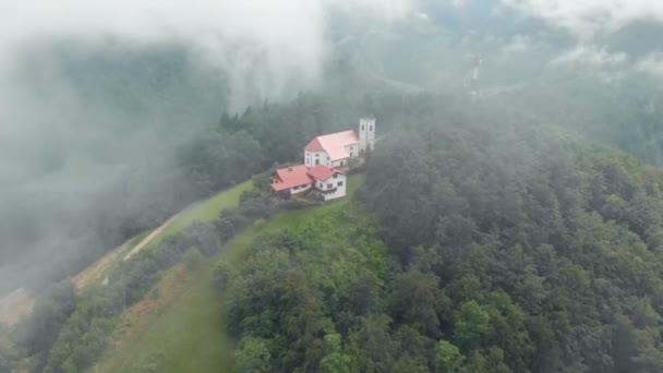 Hom Zalec Eslovénia Avgust 2018 Uma Manhã Cedo Ainda Nevoeiro — Vídeo de Stock