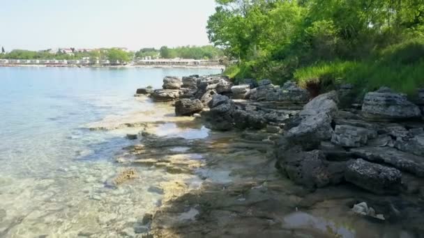 Plage Rocheuse Une Belle Journée Été Journée Fait Que Commencer — Video