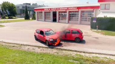 DOMZALE, SLOVENIA - 7. HAZİRAN 2018: İtfaiye ekibinin eğitim görüntüleri