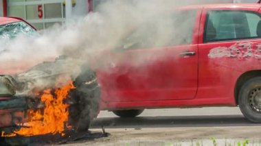 DOMZALE, SLOVENIA - 7. HAZİRAN 2018: İtfaiye ekibinin eğitim görüntüleri
